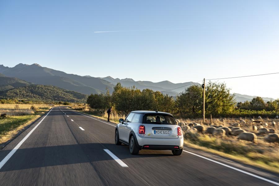  Mini Cooper SE (F56) 2019 года  (WW) (фото 123 из 132)